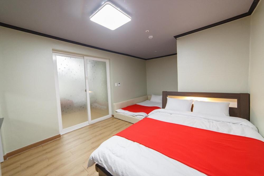 Hotel Castle Suncheon Ruang foto